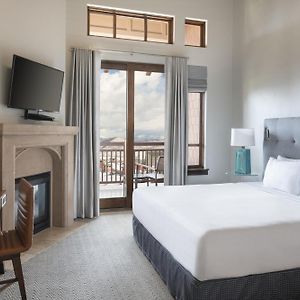 Deluxe King Room Balcony